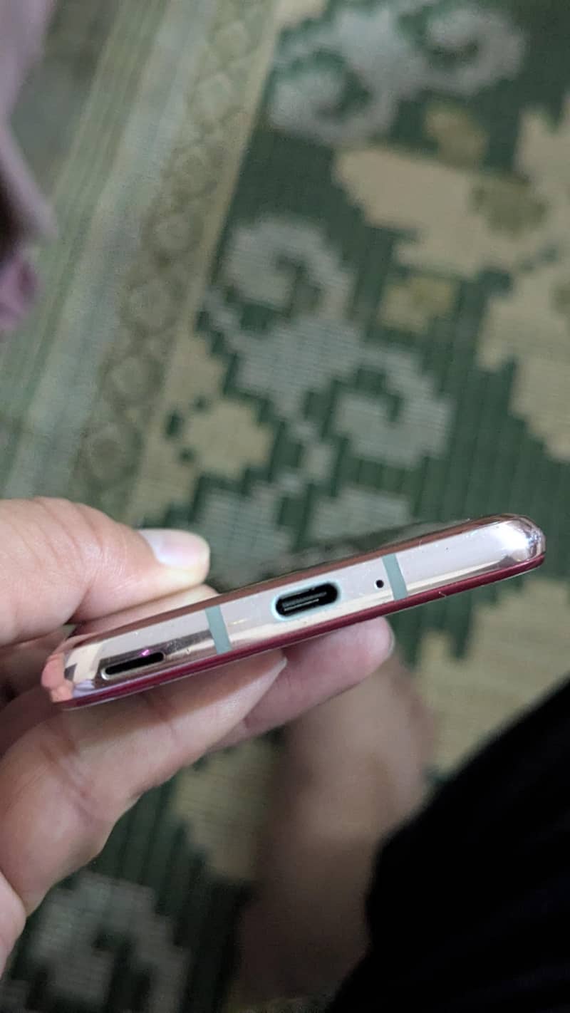 Sharp Aquos R2 3