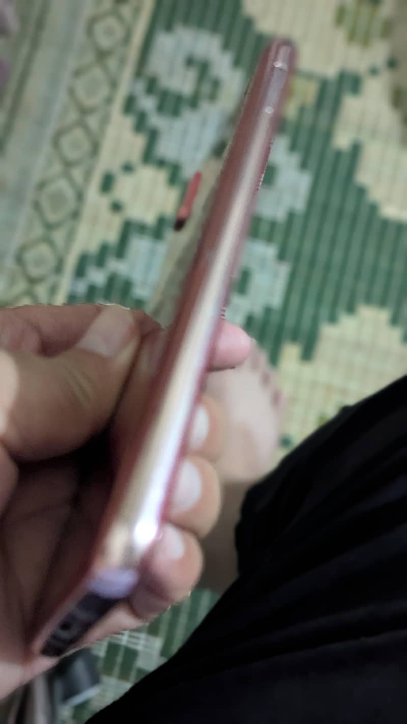 Sharp Aquos R2 5