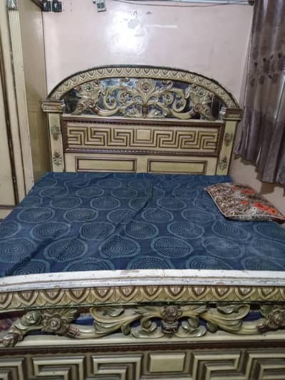 bed Dressing side table for sale