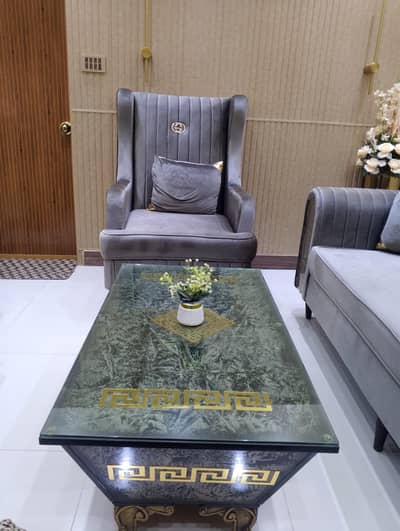 5 Seater Sofa And Table