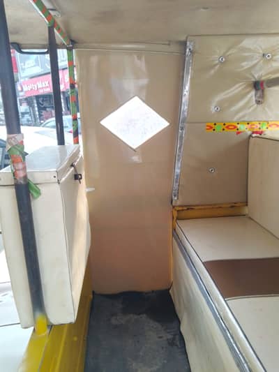 Tez raftar Auto rikshaw