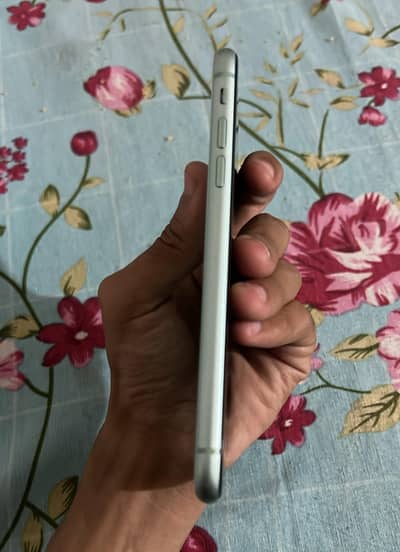 Apple iPhone 11 BH 73 128 GP WATER PACK NON PTA FACTORY UN KOCK