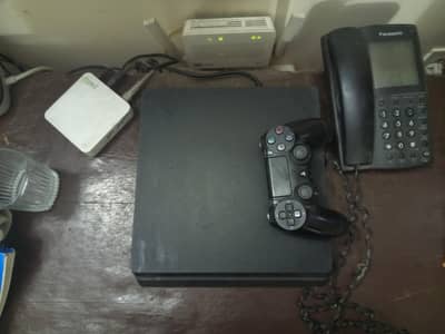 PS4 GAMING CONSOLE