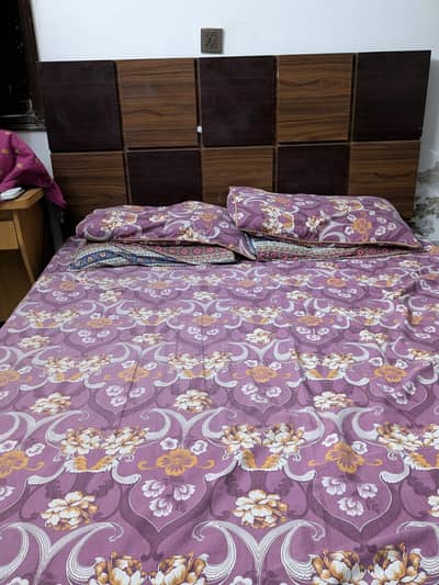 Queen size Bed
