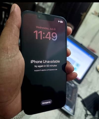 iPhone 13 iCloud lock