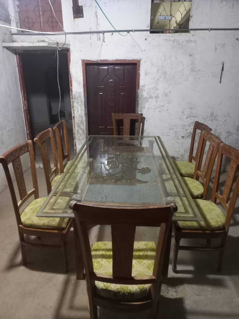 Dining table 0