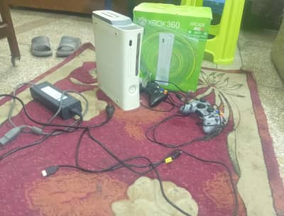 Xbox 360 for sale!! Almost new condition