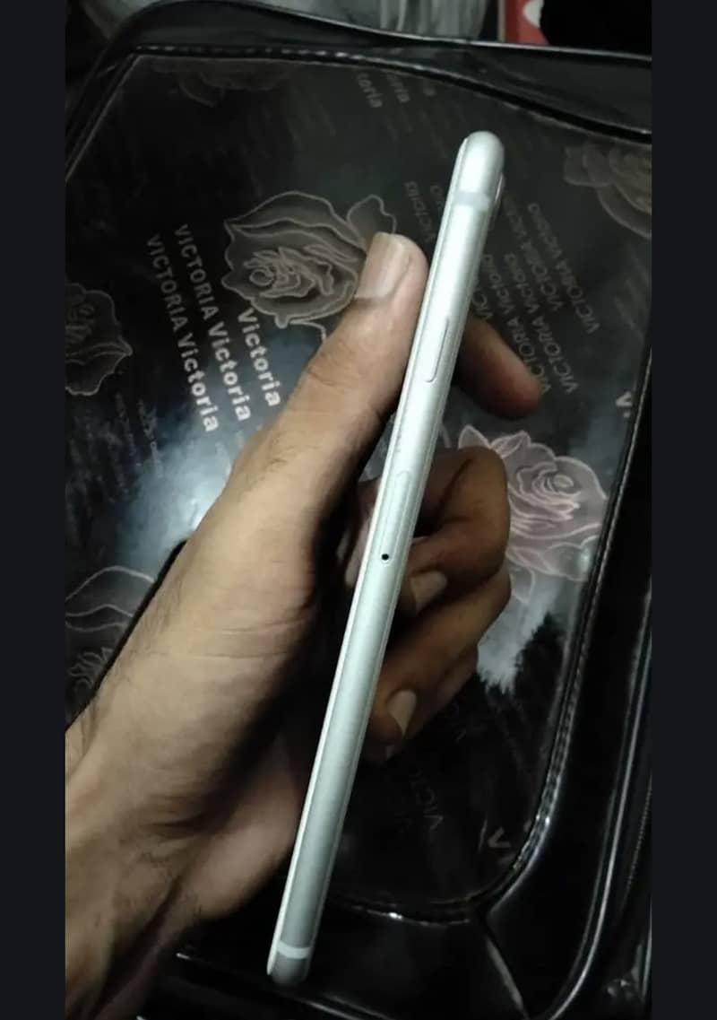 Apple iPhone 8 Plus 2
