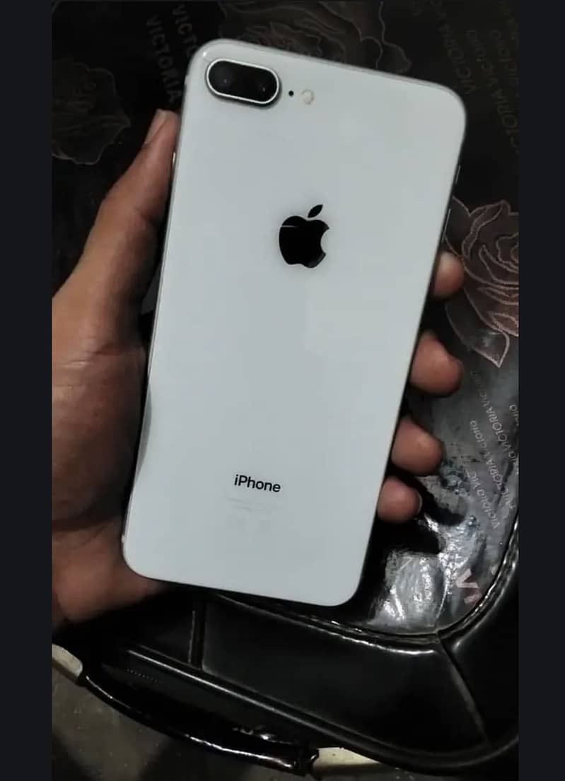 Apple iPhone 8 Plus 4