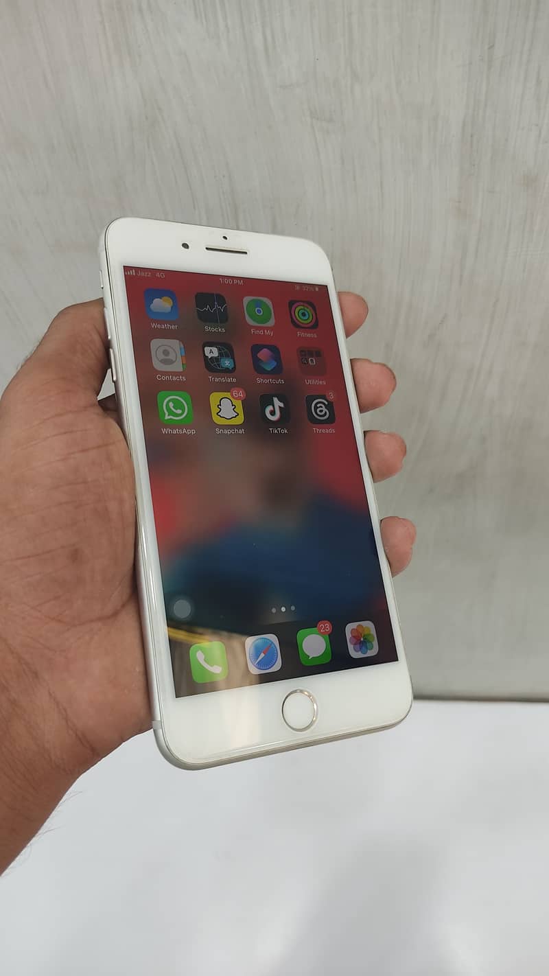 Apple iPhone 8 Plus 1