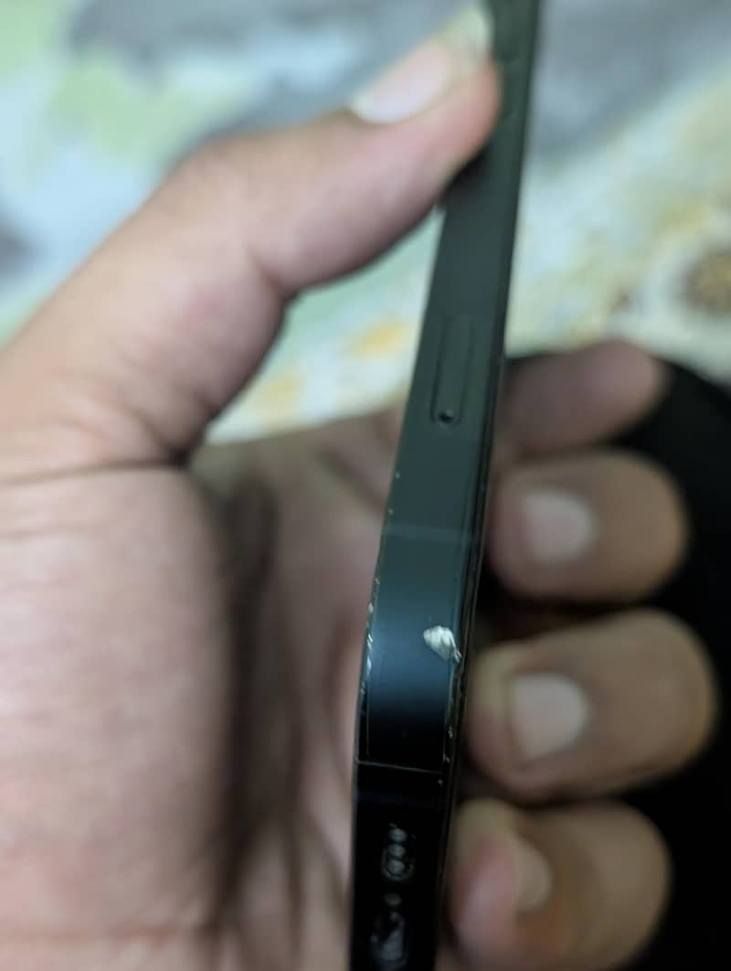 Apple iPhone 13 2