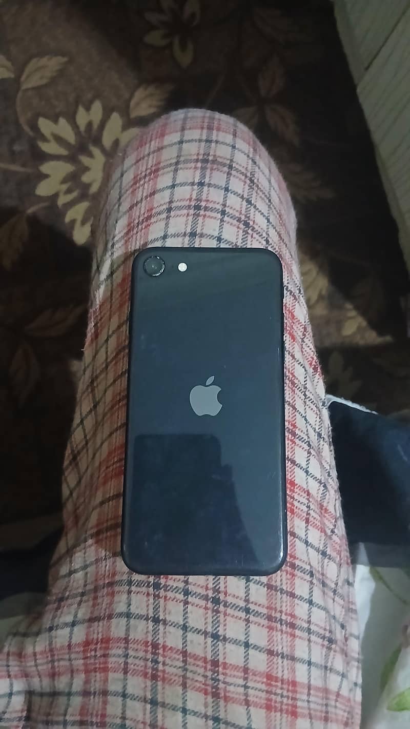 Apple iPhone SE 6