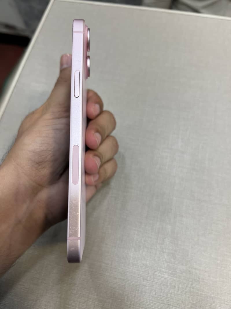 Apple iPhone 15 plus 4