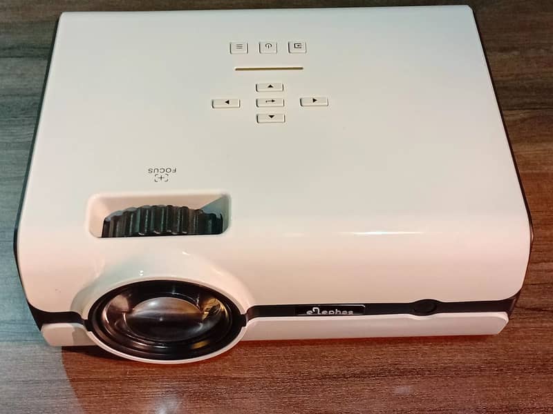 ElEPHAS PROJECTOR 1