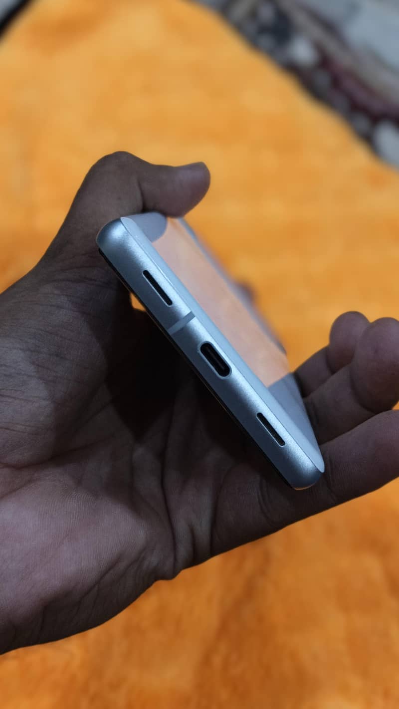 Google Pixel 7a 2