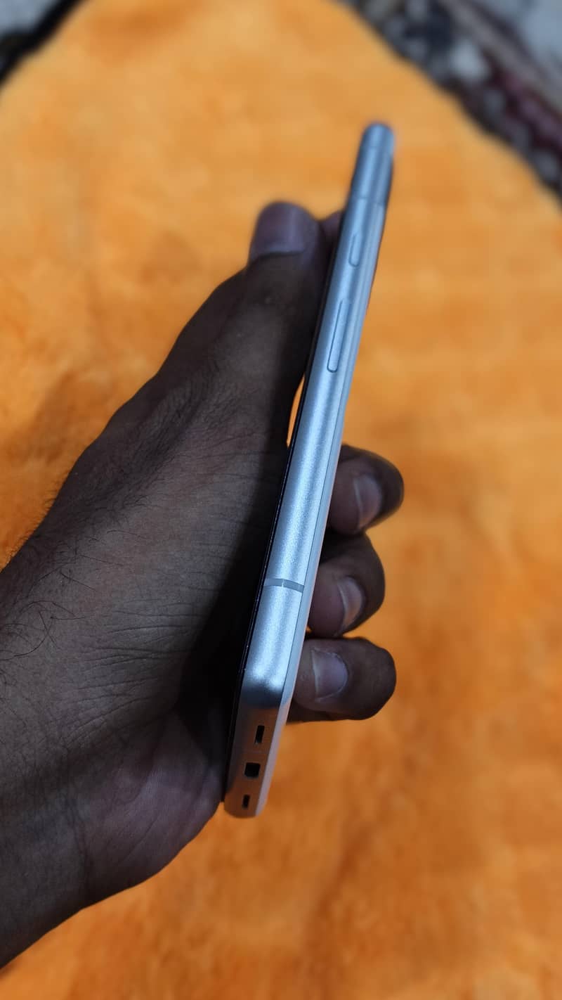 Google Pixel 7a 3