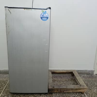 I am selling my Dawlance 9106 Single Door Bedroom Refrigerator
