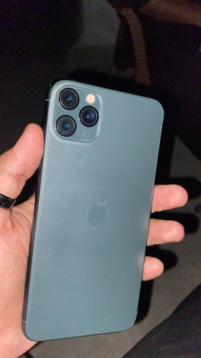 Apple iPhone 11 Pro Max 4
