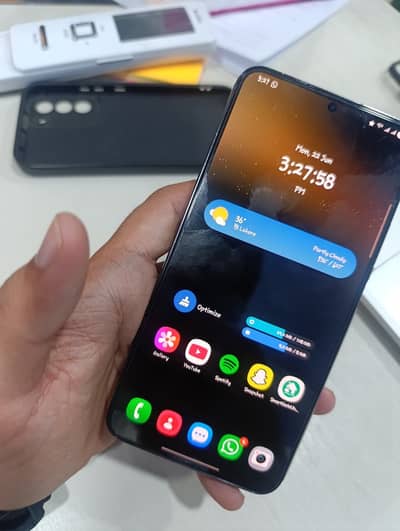 Samsung Mobile S22 Plus