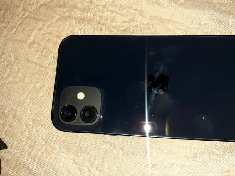 Apple iPhone 12 4