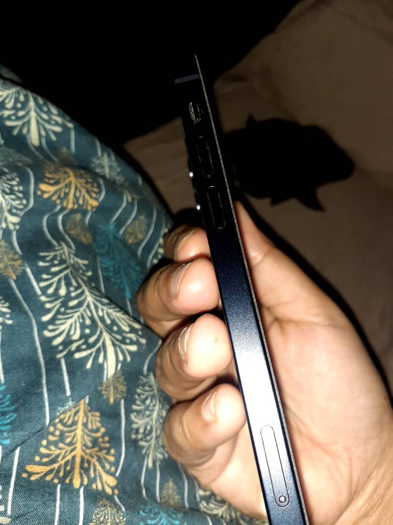 Apple iPhone 12 6
