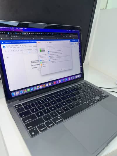 Apple MacBook Pro M1 13" | 8GB RAM | 256GB SSD | Charger & Box