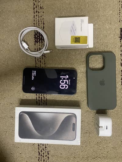 Apple iPhone 15 Pro 256 GB with accessories