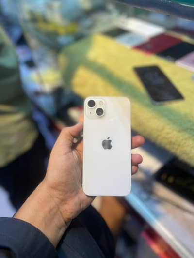 Apple iPhone 13