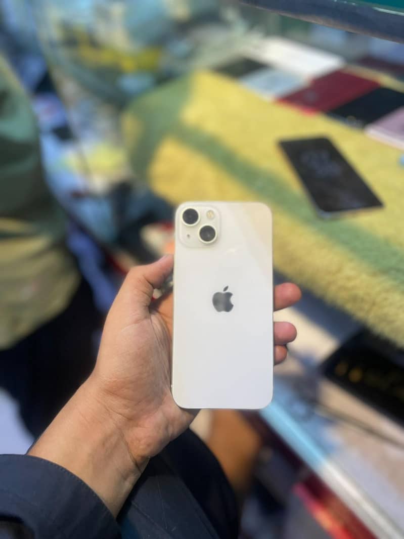 Apple iPhone 13 0