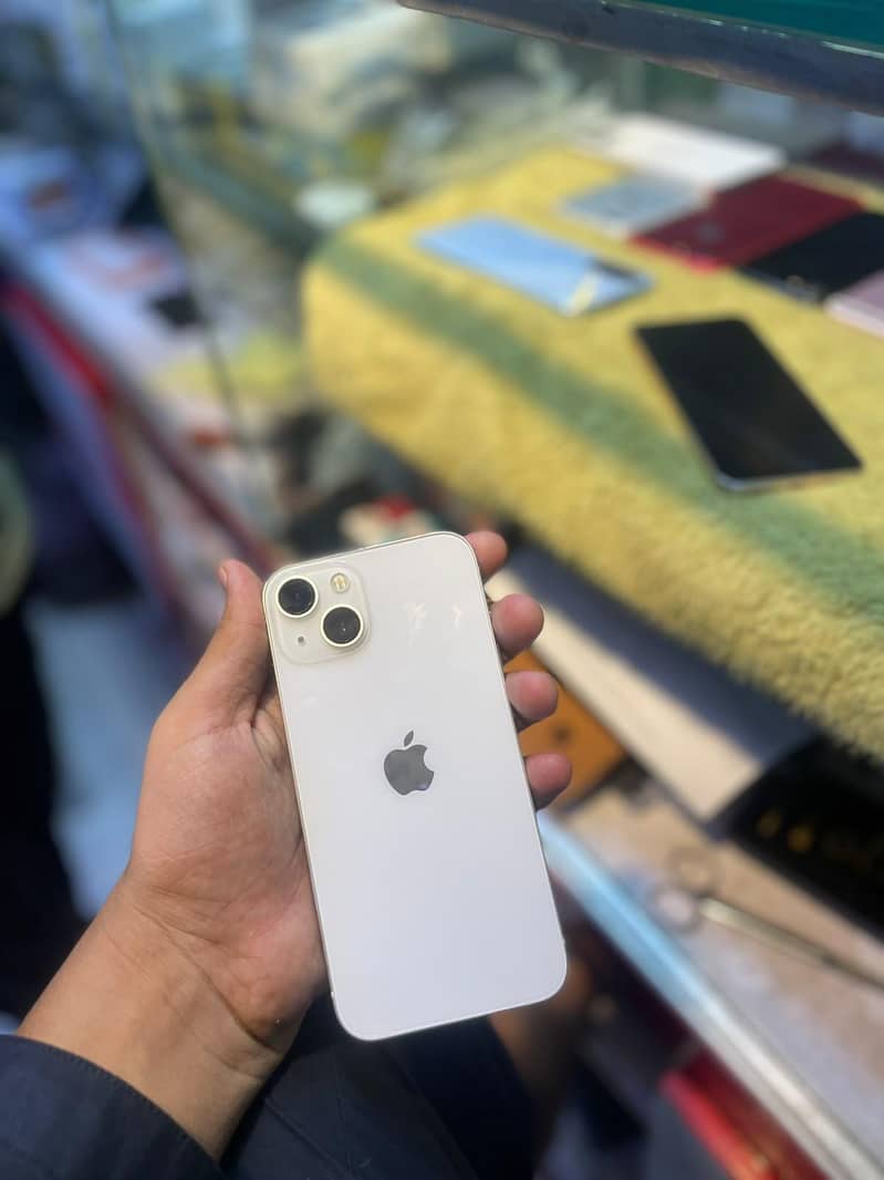 Apple iPhone 13 1