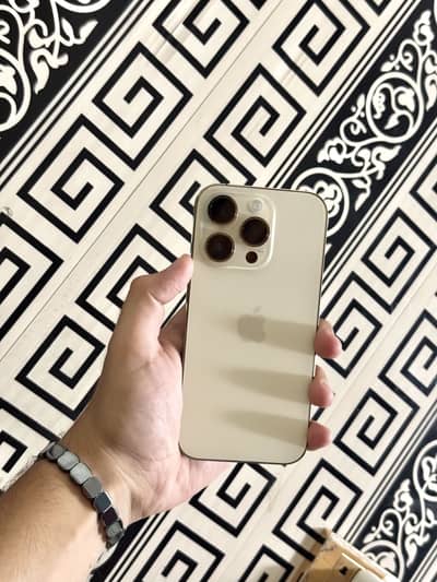 Apple iPhone 14 Pro jv