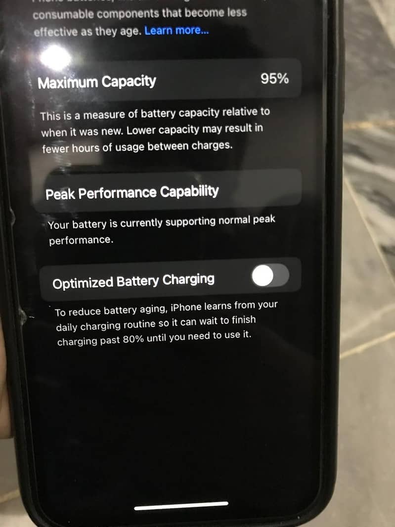 Apple iPhone XR 0