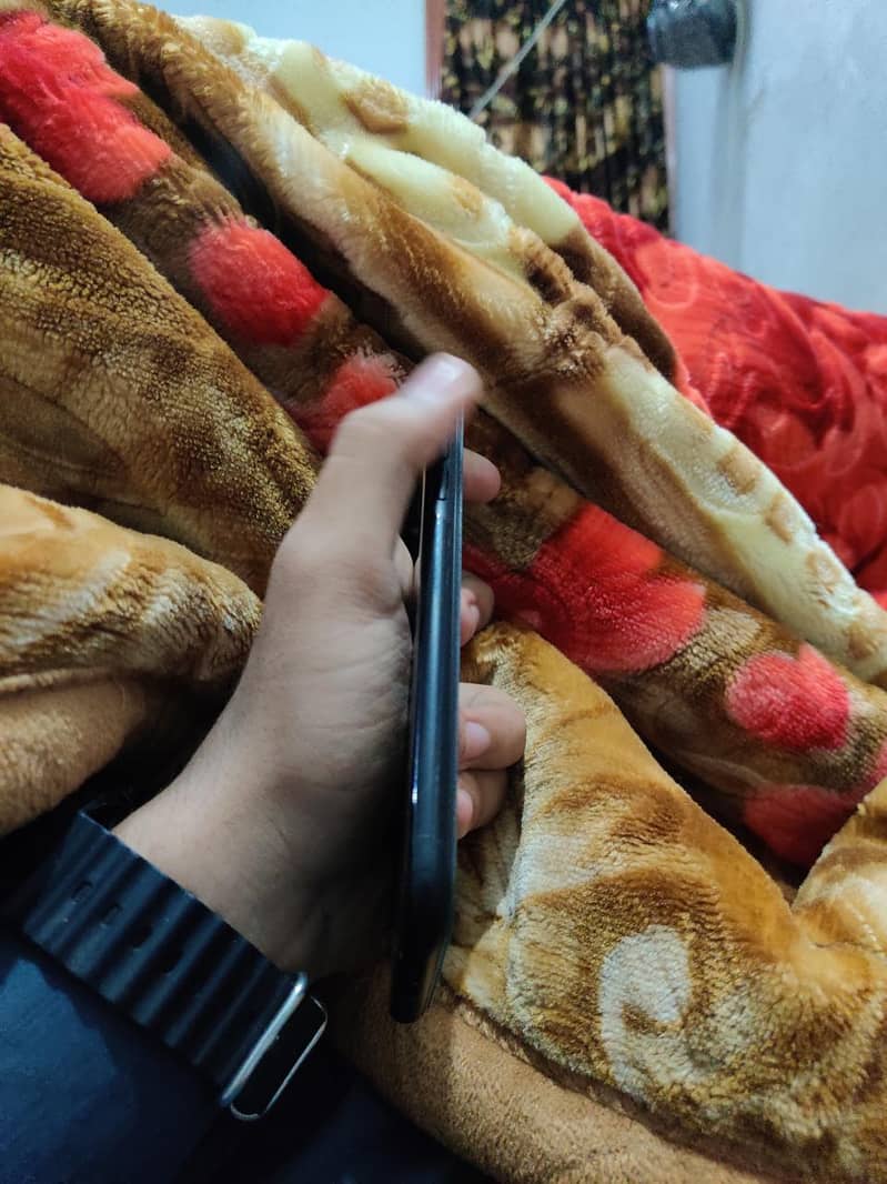 Apple iPhone XR 4