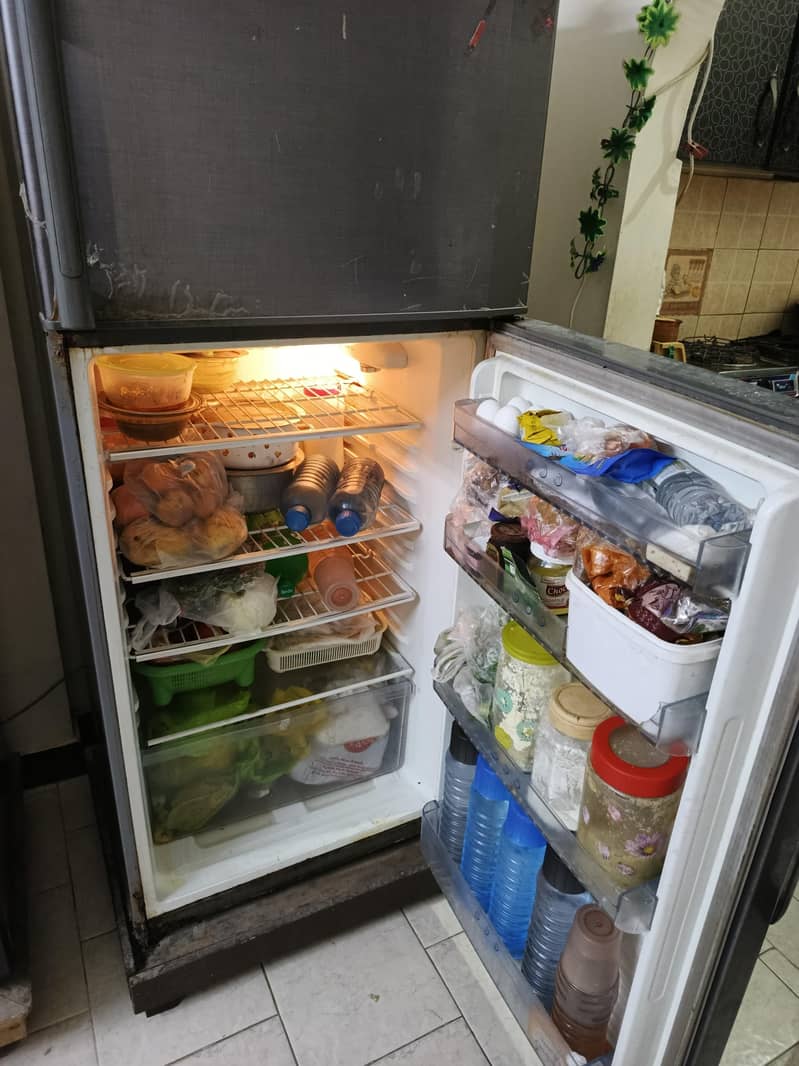 Haier large fridge 5