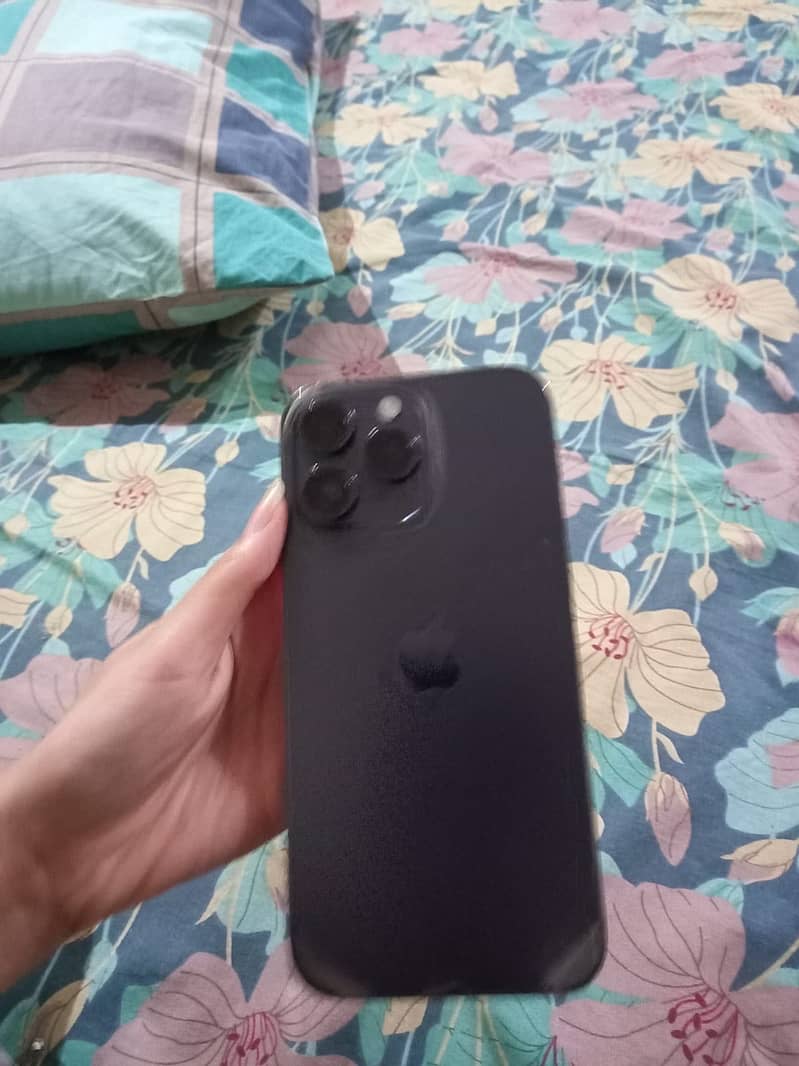 Apple iPhone 14 Pro Max 4