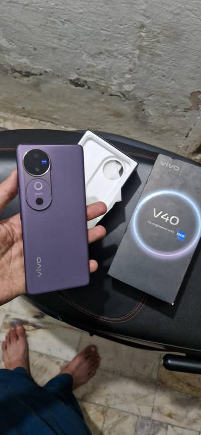 Vivo V40
