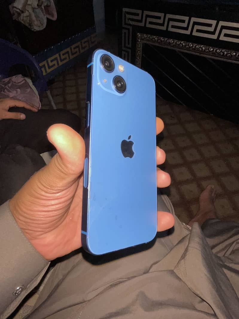 Apple iPhone 13 0