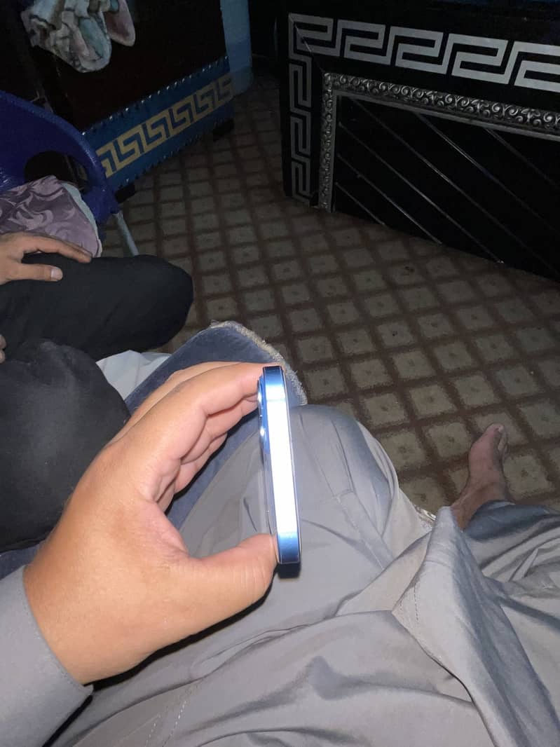 Apple iPhone 13 3