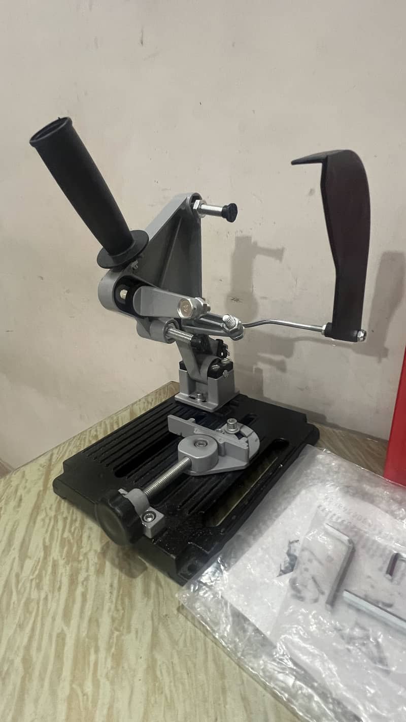 Grinder stand 1