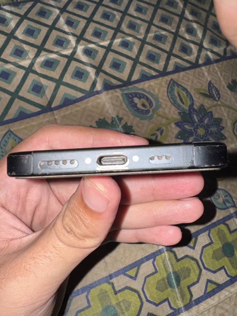 Apple iPhone 15 0