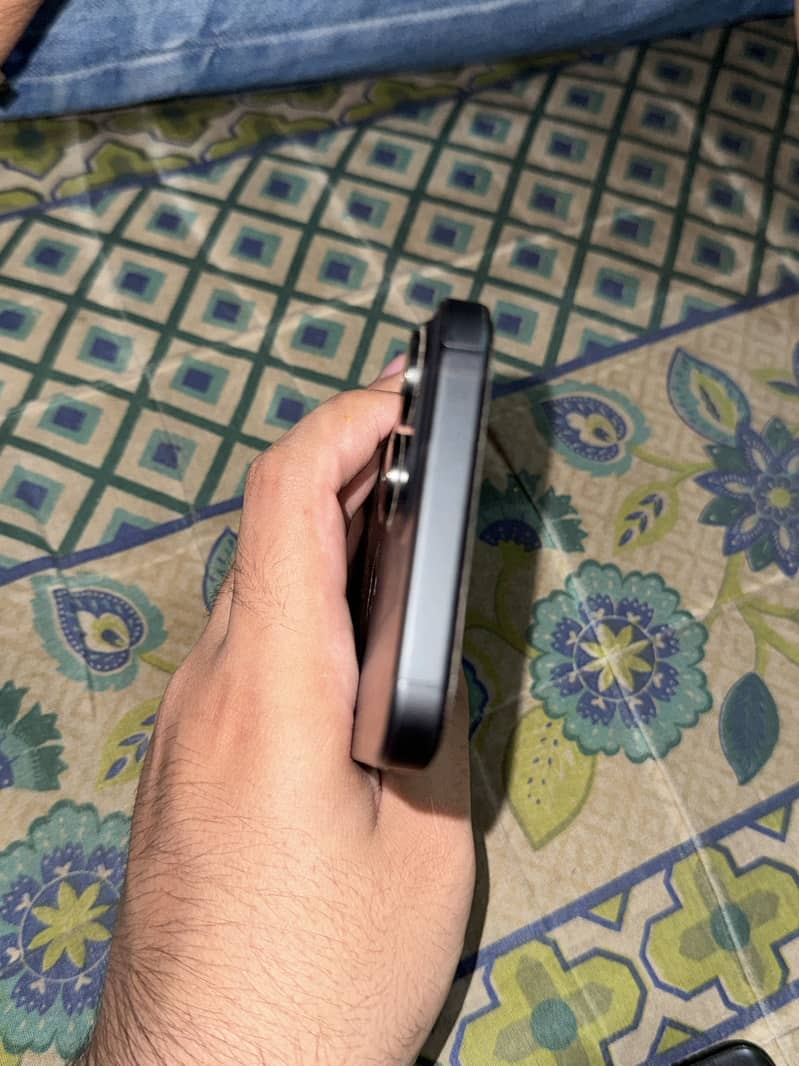 Apple iPhone 15 2