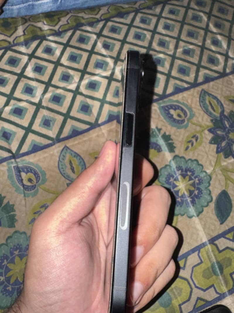 Apple iPhone 15 3