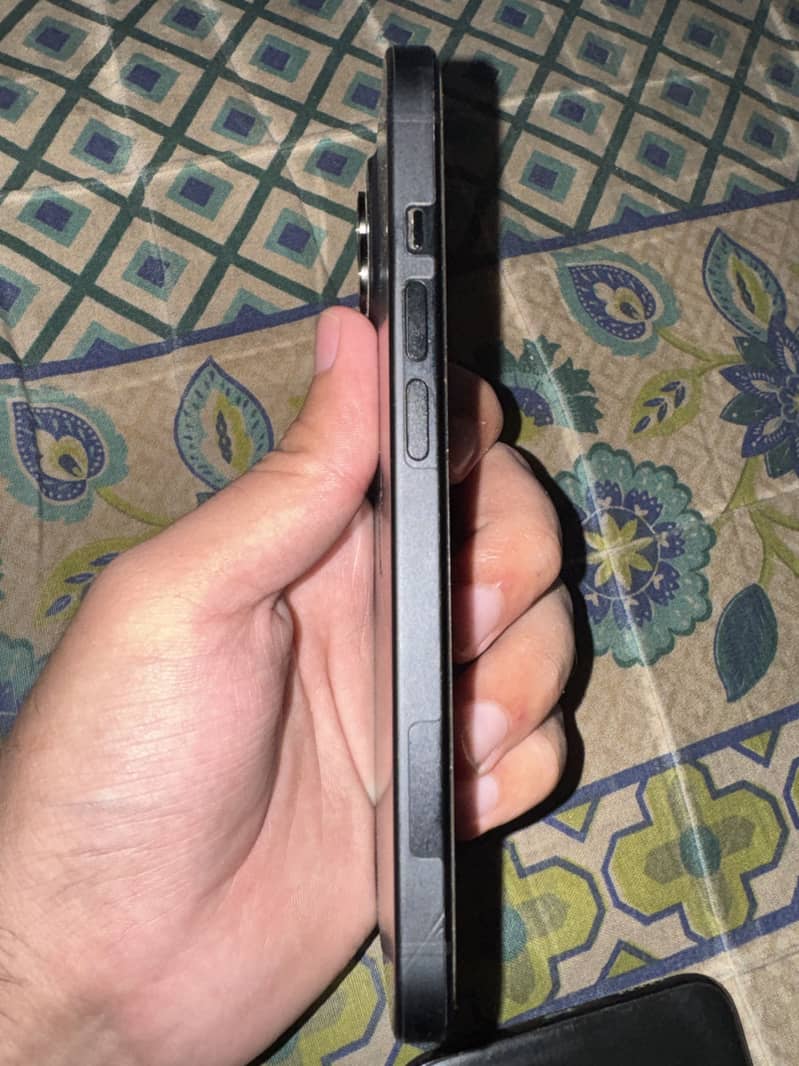 Apple iPhone 15 5