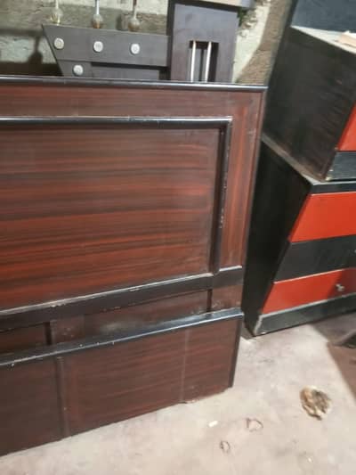 bed for sale size 6/6.5 behetreen chez he Gulistan e Joher 03101188962