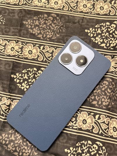 Realme C63
