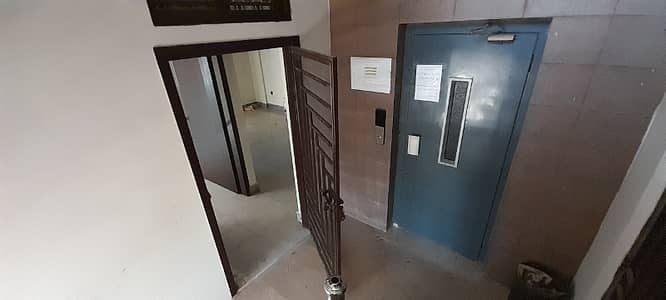 Sharah E Faisal Star Gate 2nd Floor Portion For Sale 100 Square Yard