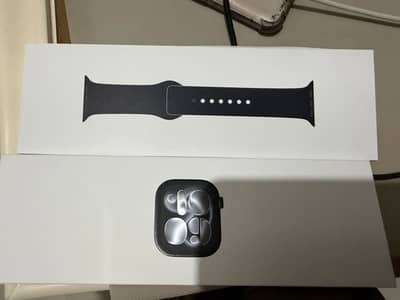 Apple Watch Series 11 Aluminium GPS + Cellular – Jet Black (Like New)