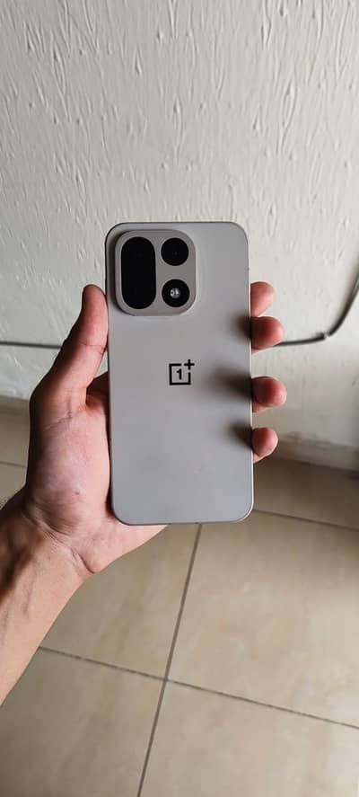 One Plus 15 16/512