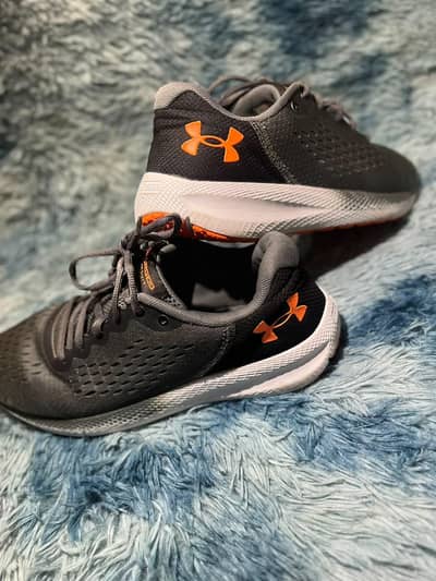 under Armour original preloved article size 9 uk condition premium