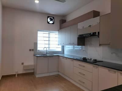 G-9/3 size 40x80 upper portion 3bed 3bath dring tvlounge kitchen